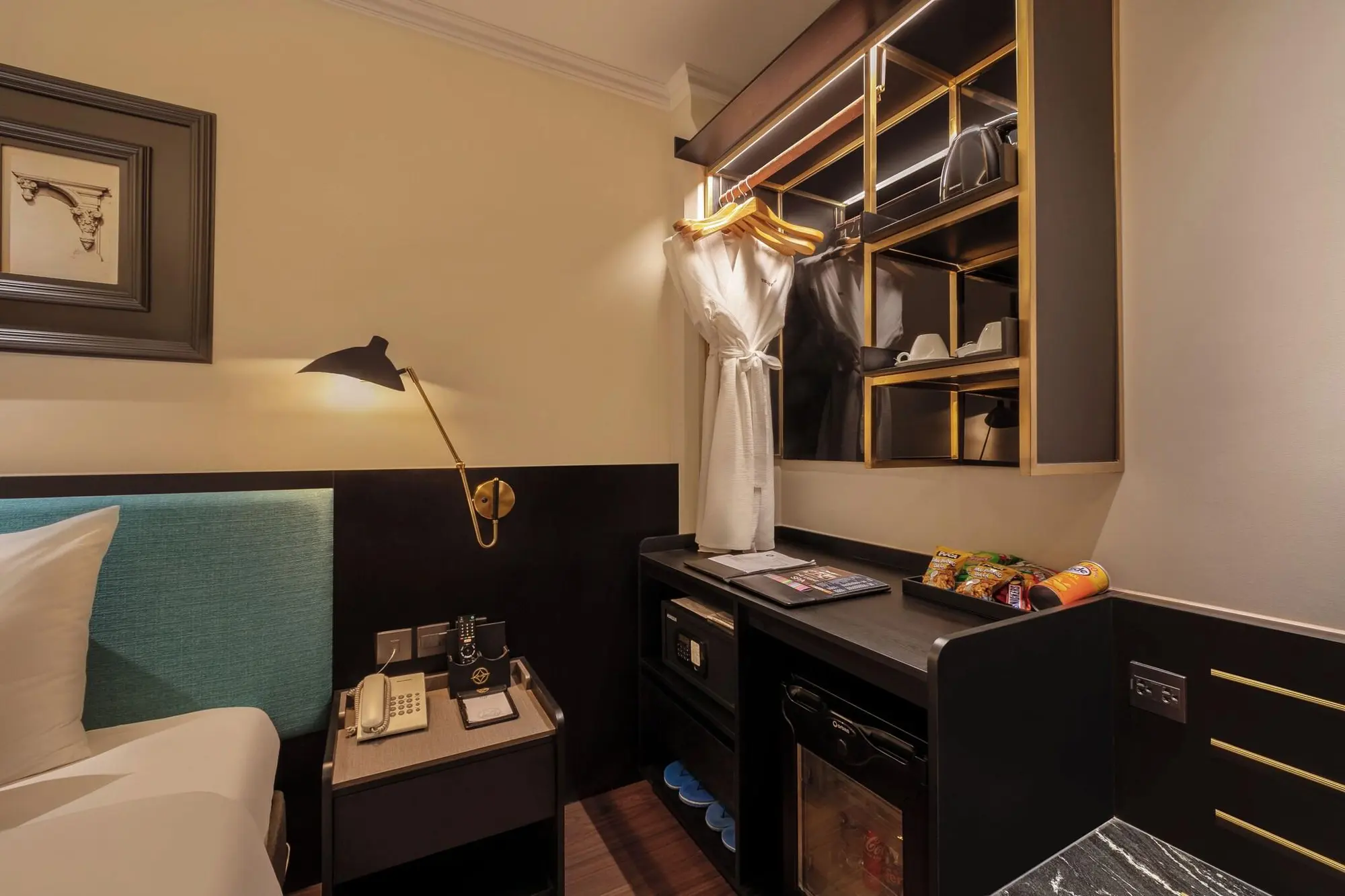 The Light Hotel, Room