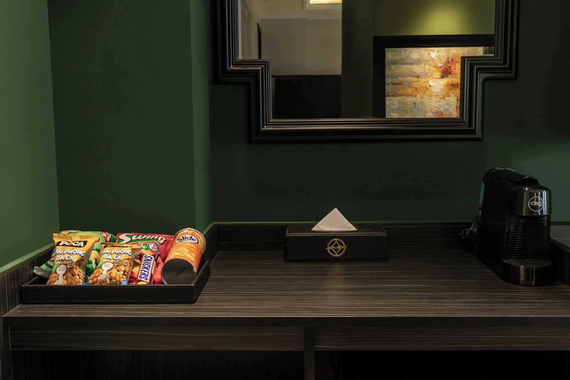 The Light Hotel, Lobby