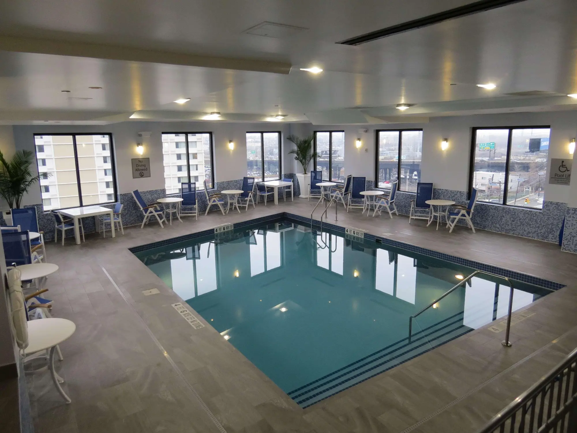 Best Western Premier NYC Gateway Hotel, Pool
