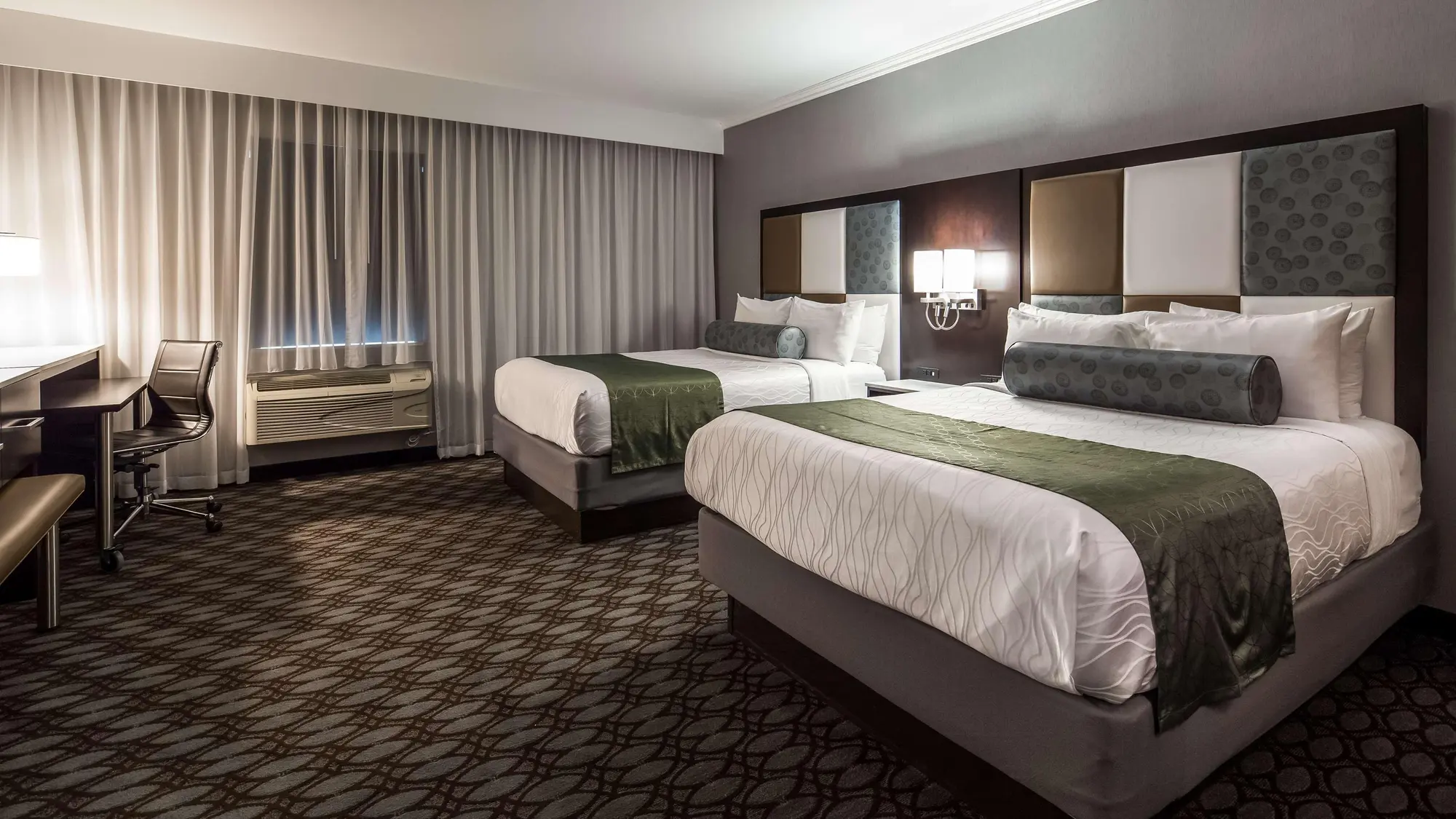 Best Western Premier NYC Gateway Hotel, Room