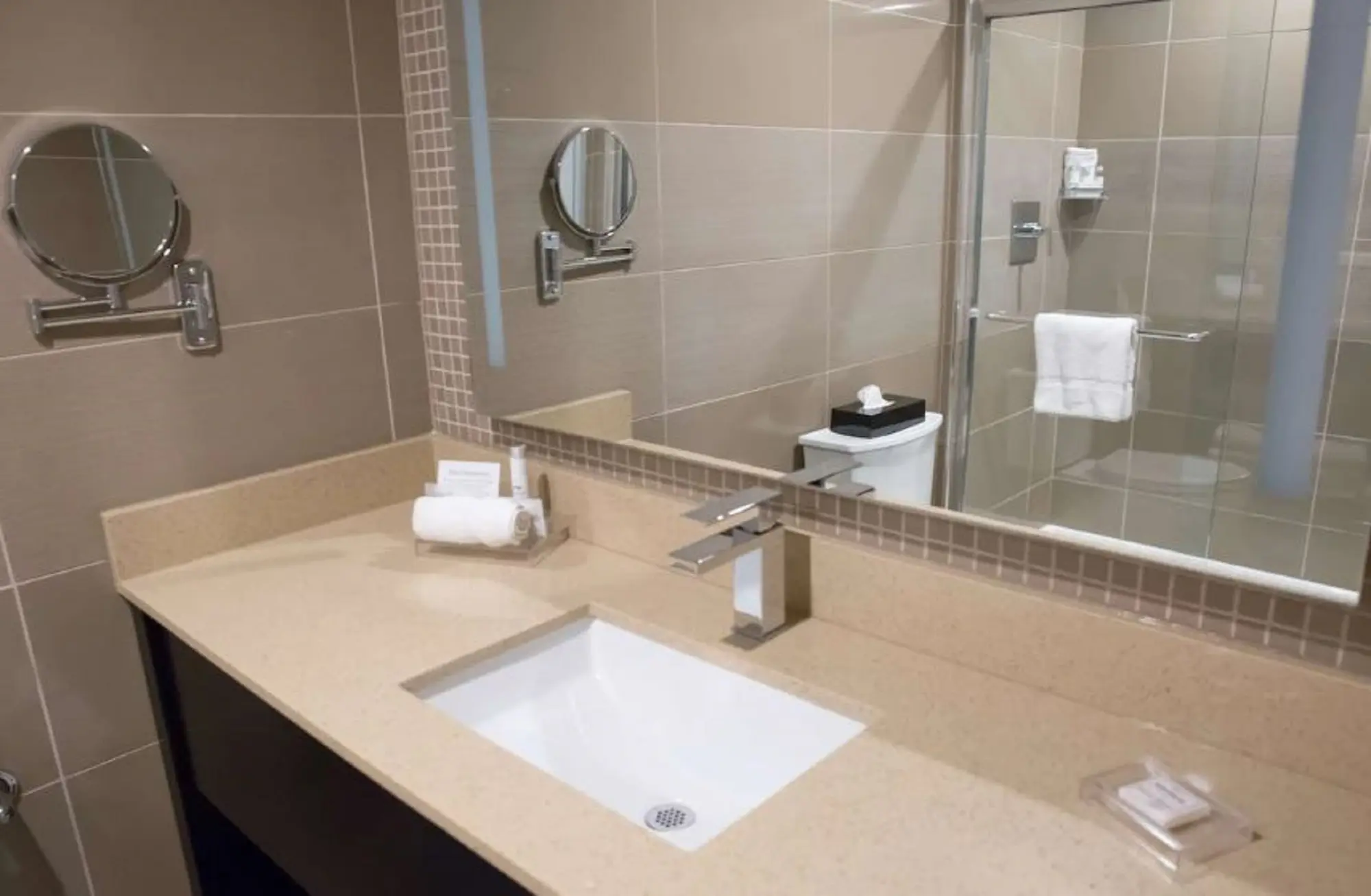 Best Western Premier NYC Gateway Hotel, Room