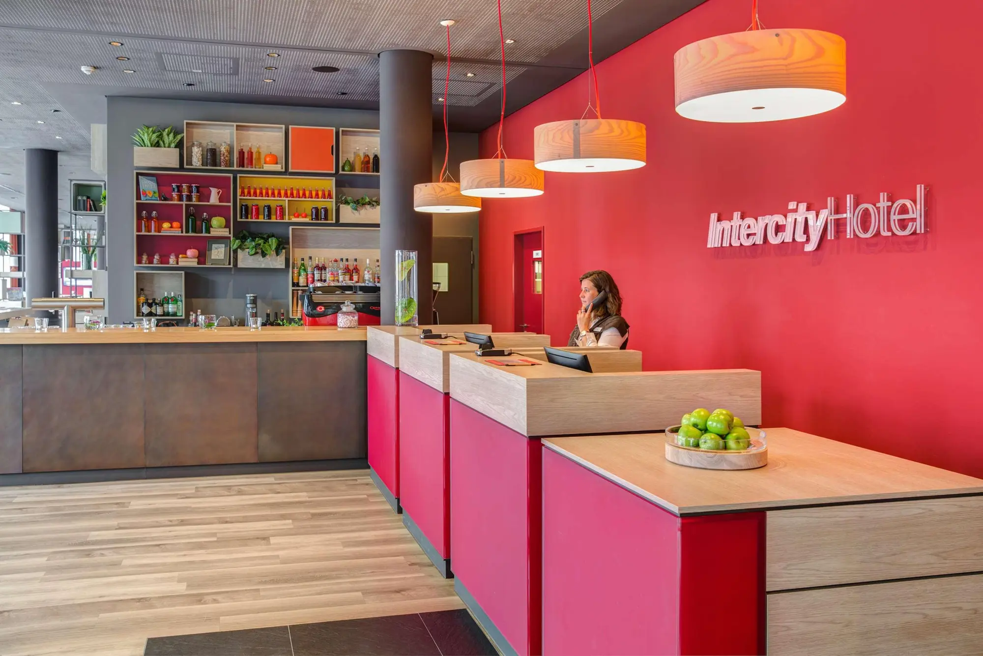 IntercityHotel Duisburg, Lobby
