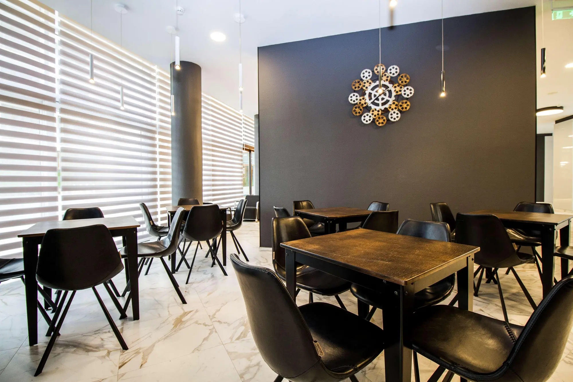 Best Western Plus Premium Inn, Bar