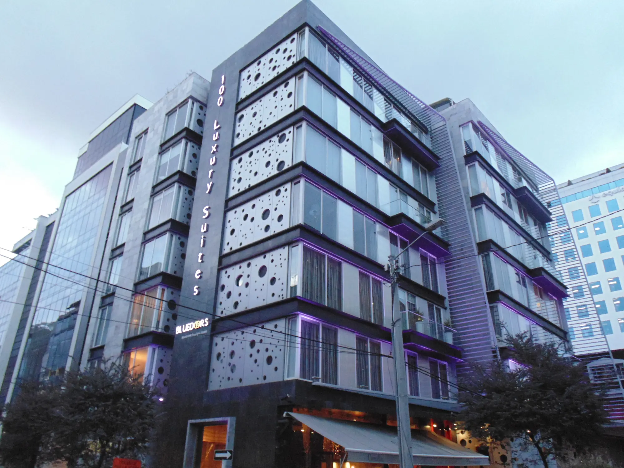 Hotel 100 Luxury Suites, General view
