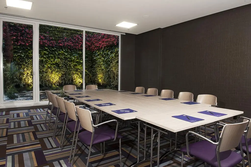 Hotel 100 Luxury Suites, Conferences