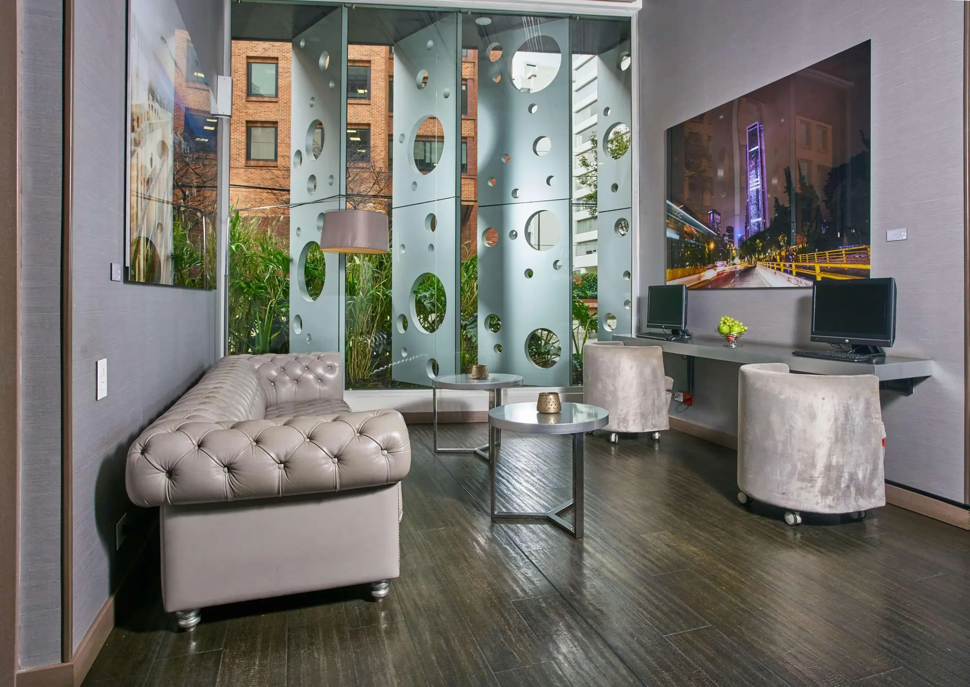 Hotel 100 Luxury Suites, Conferences