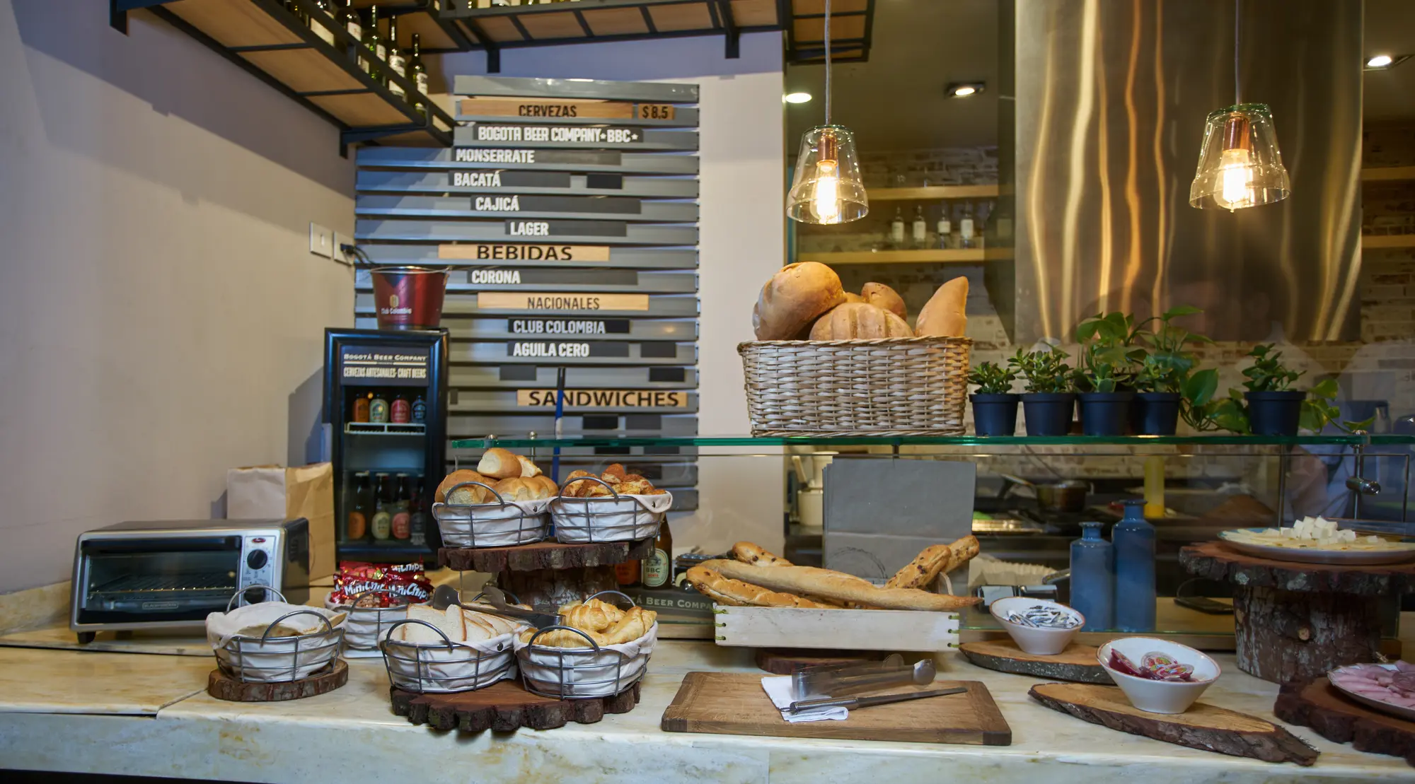 Hotel 100 Luxury Suites, Restaurant