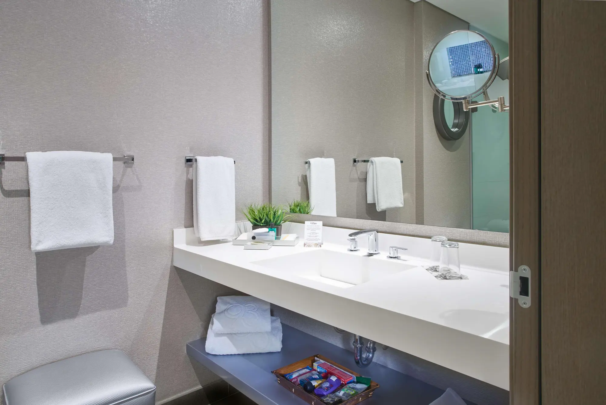 Hotel 100 Luxury Suites, Room