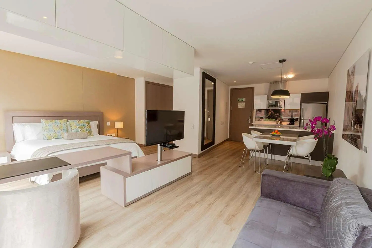 Hotel 100 Luxury Suites, Room