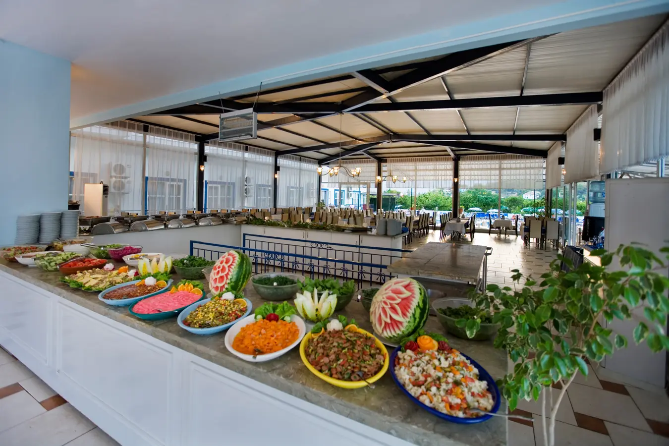 Ares Blue Hotel, Restaurant