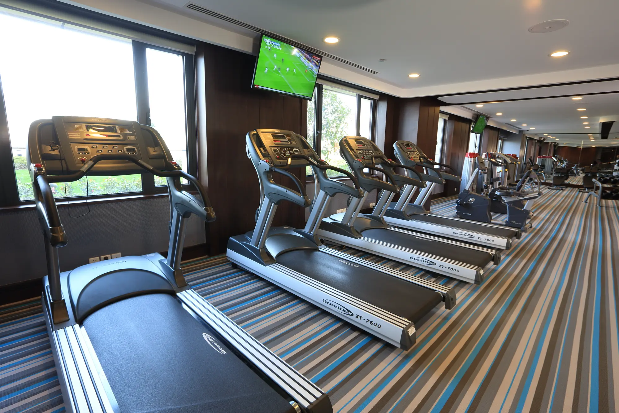 Evergreen Laurel Hotel Shanghai, Sports and Entertainment
