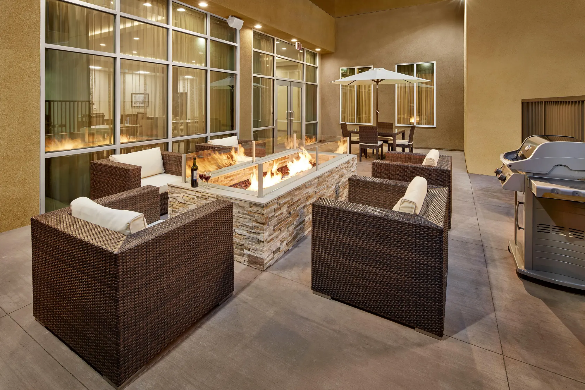 Staybridge Suites Anaheim At The Park, Lobby