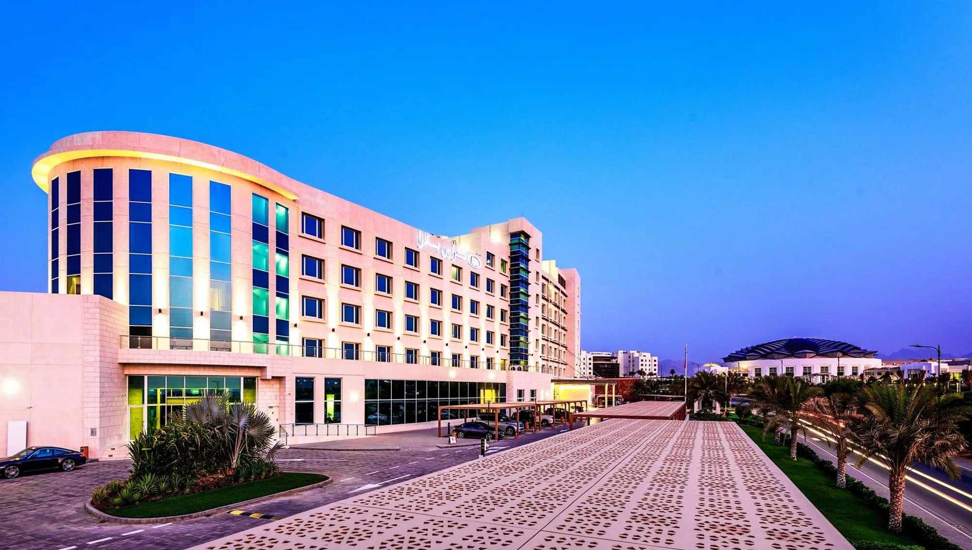 Crowne Plaza Muscat Ocec, General view