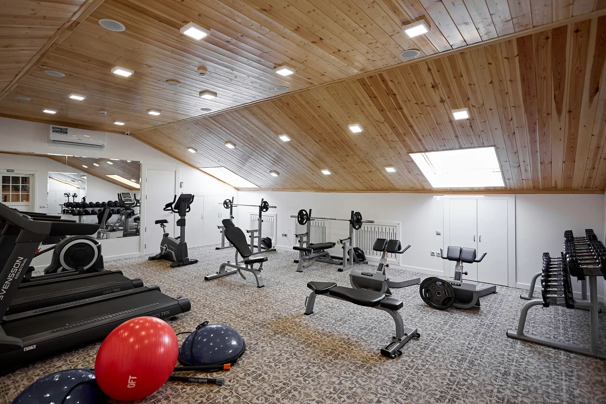 Arium, Sports and Entertainment