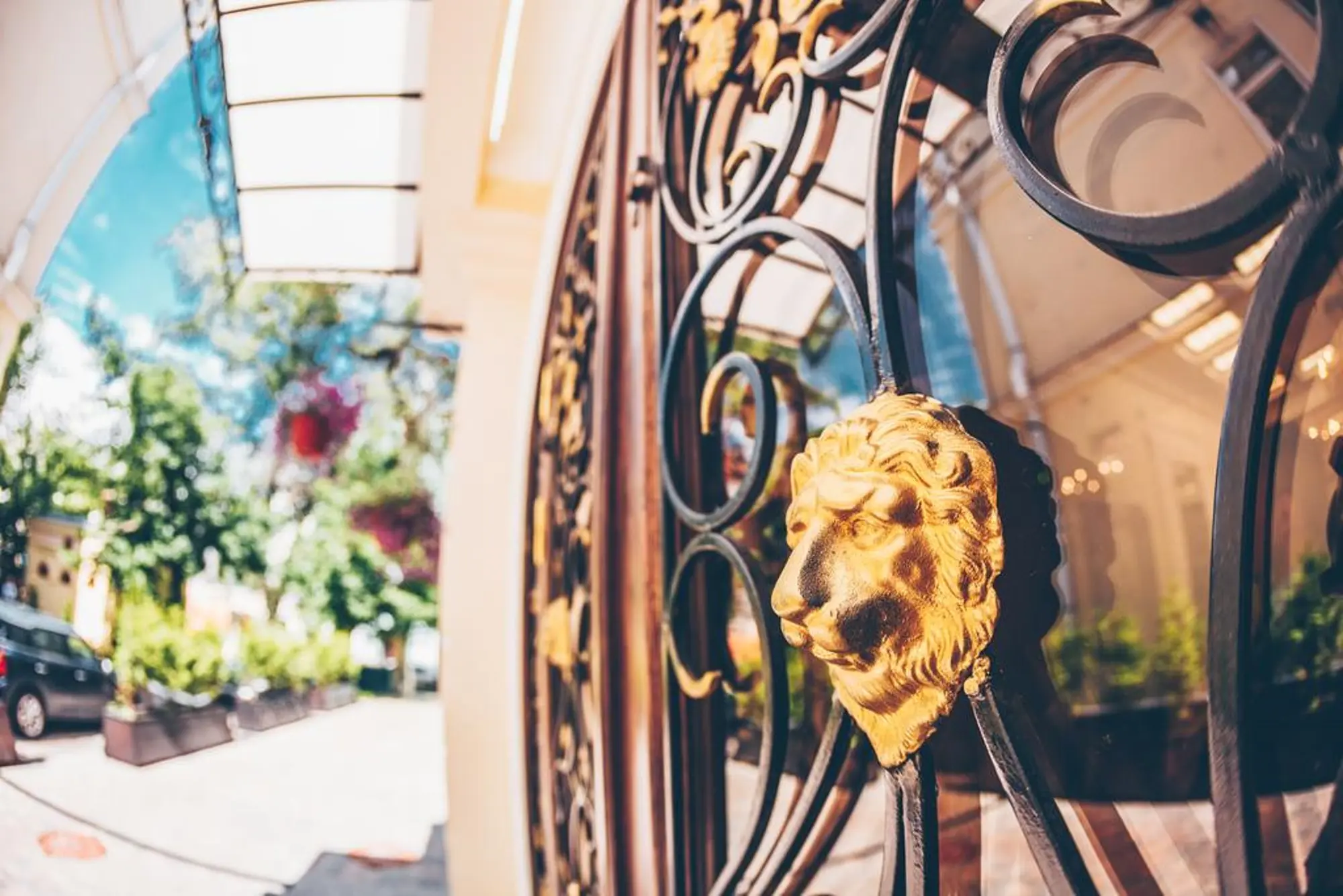 Sadovnicheskaya, Lobby