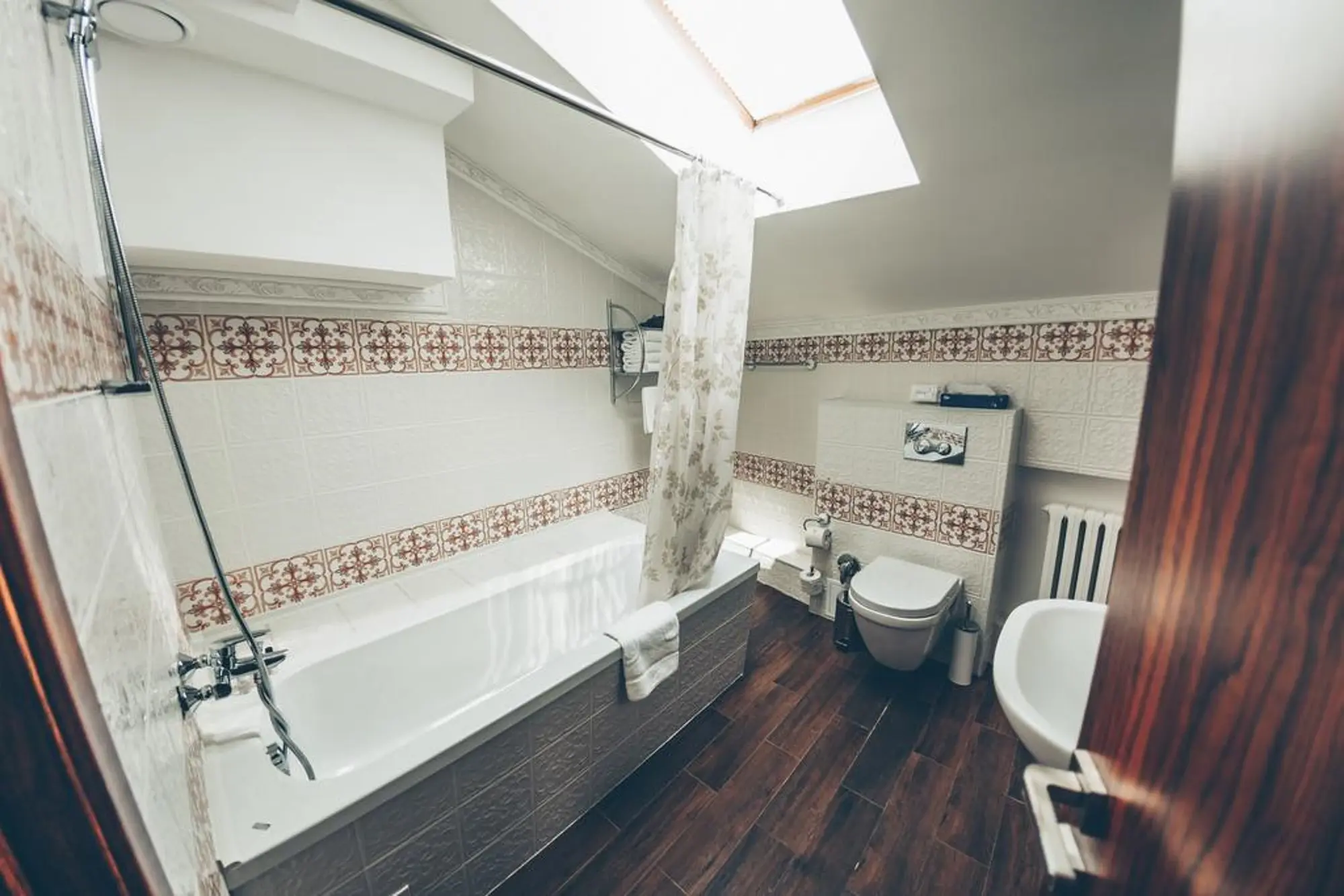 Sadovnicheskaya, Room