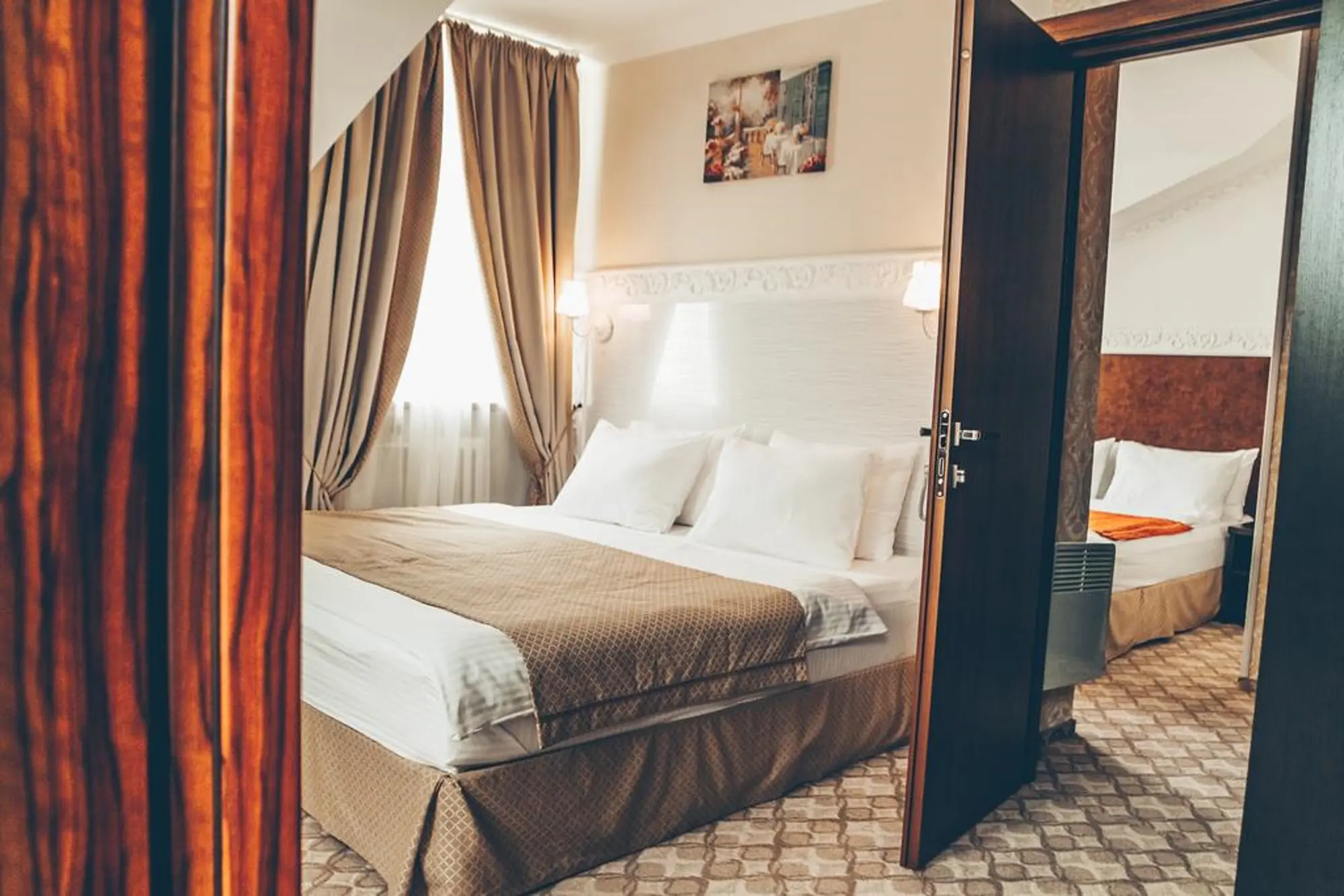 Sadovnicheskaya, Room