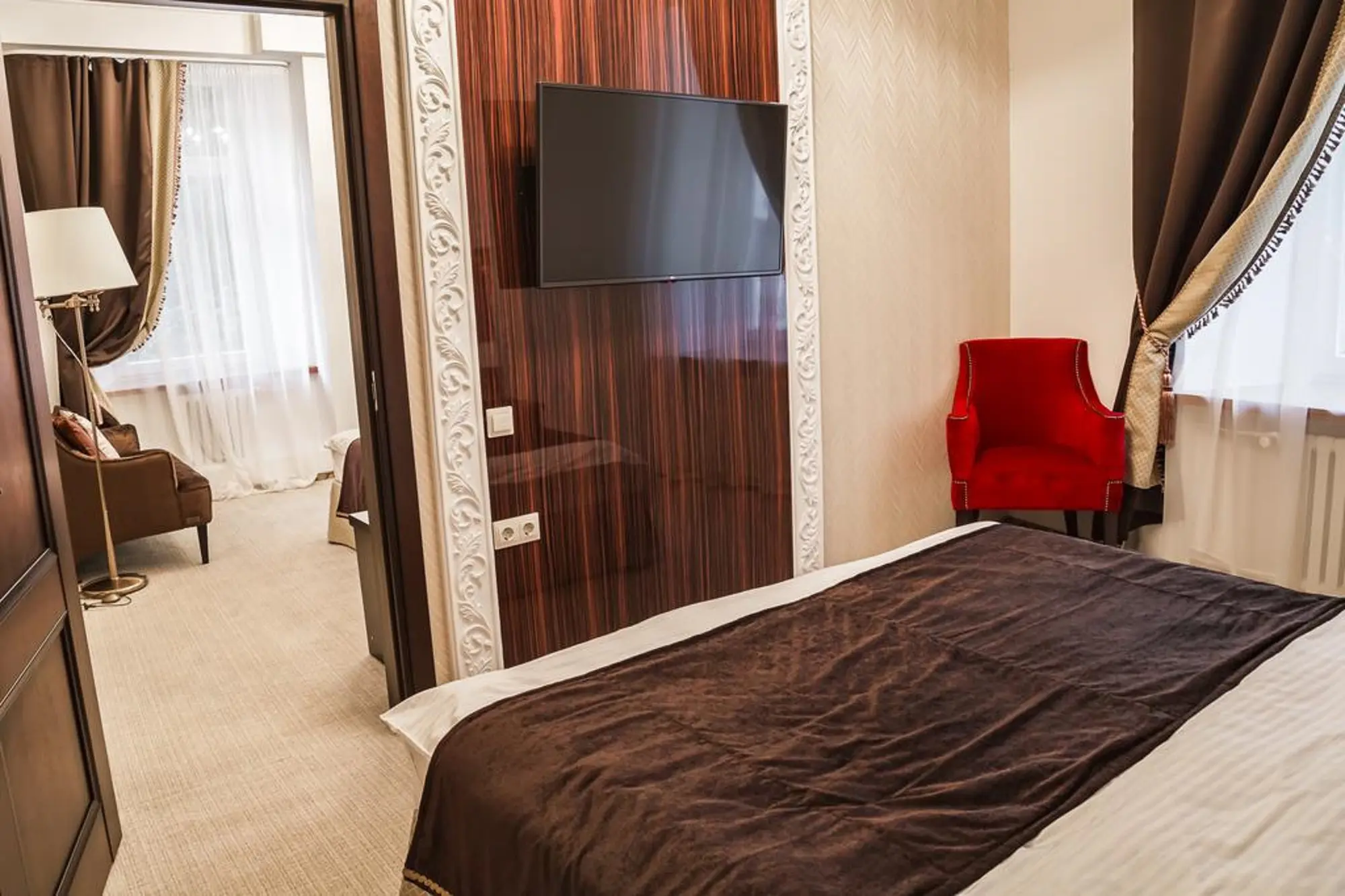 Sadovnicheskaya, Room