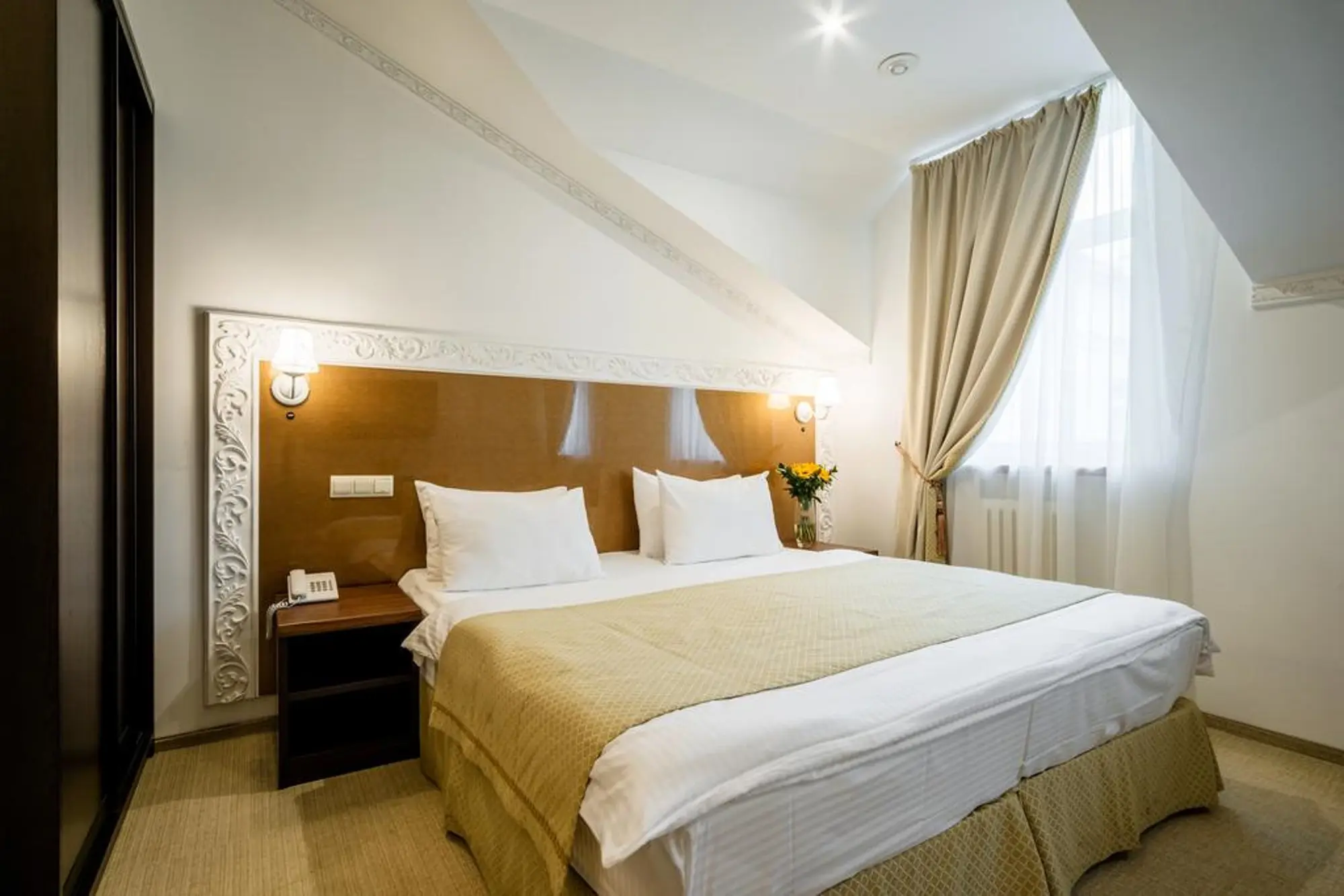 Sadovnicheskaya, Room