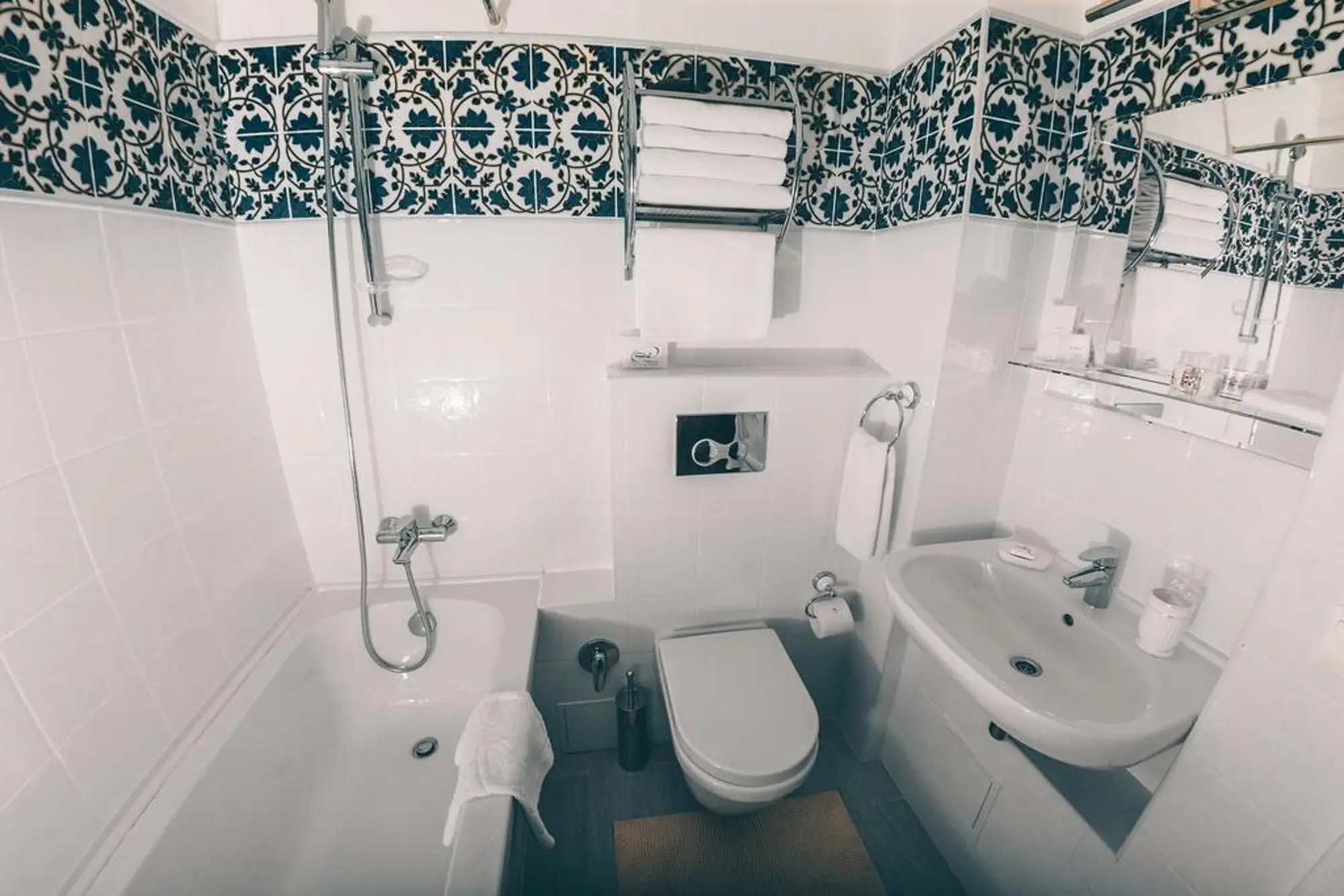 Sadovnicheskaya, Room