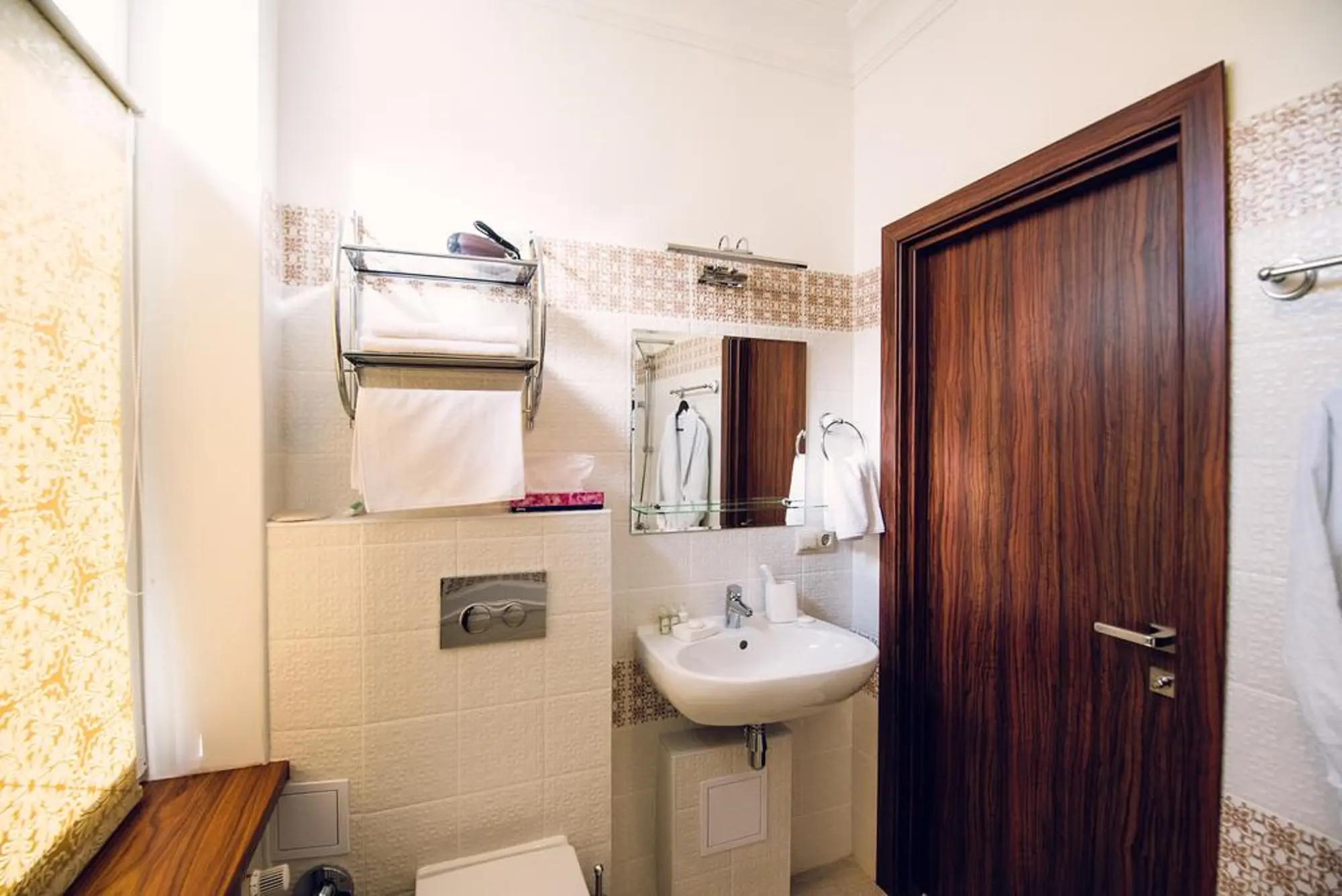 Sadovnicheskaya, Room