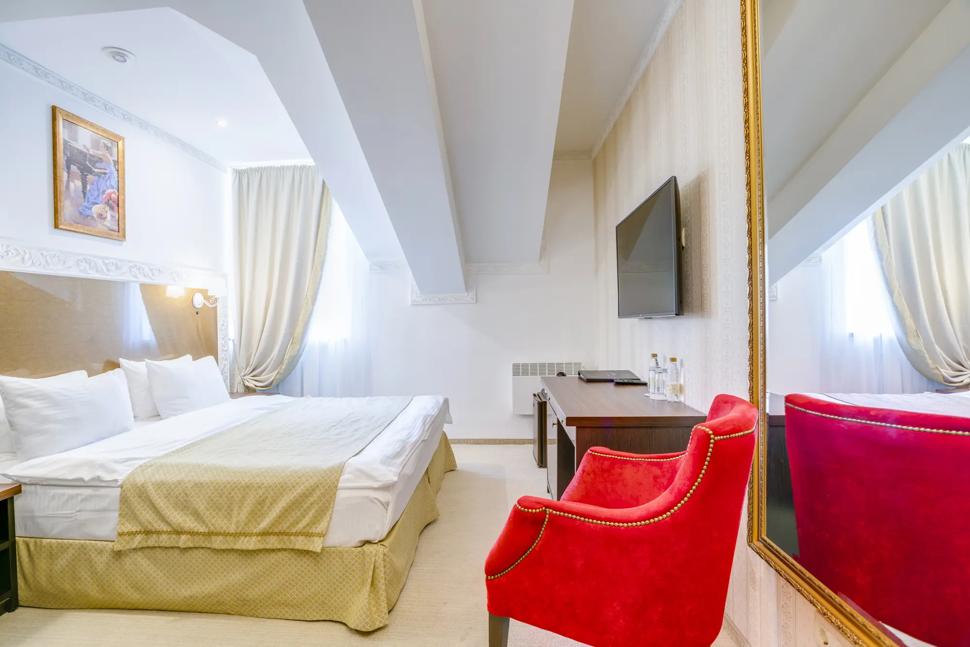 Sadovnicheskaya, Room