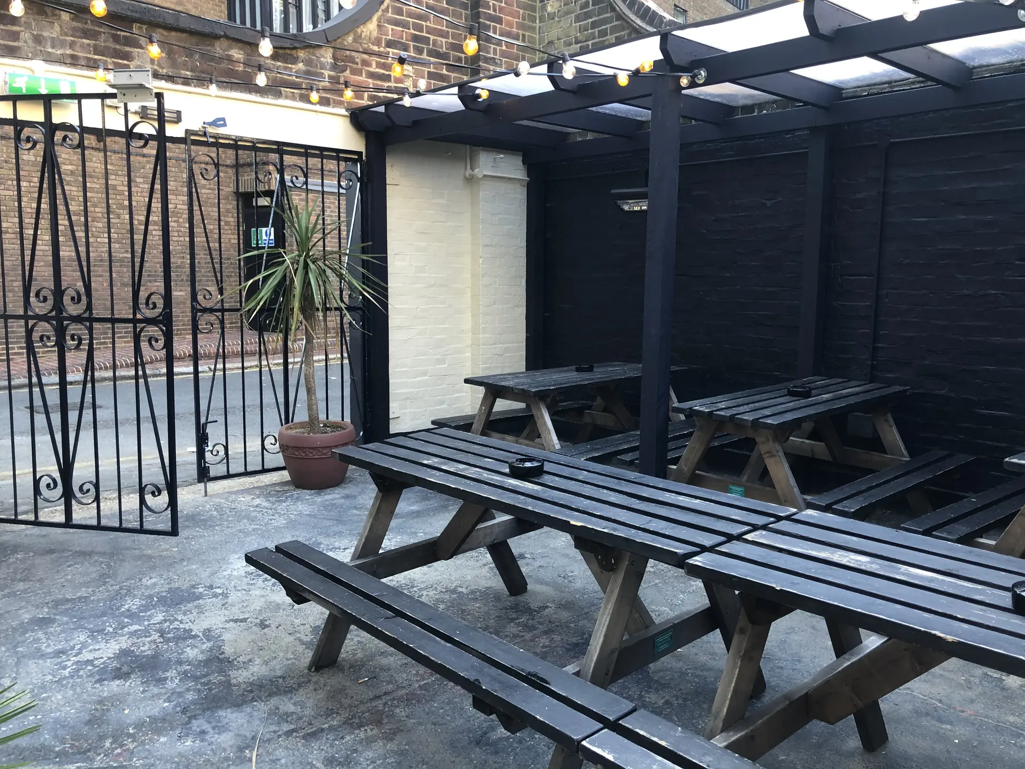 Publove The Steam Engine, Terrace