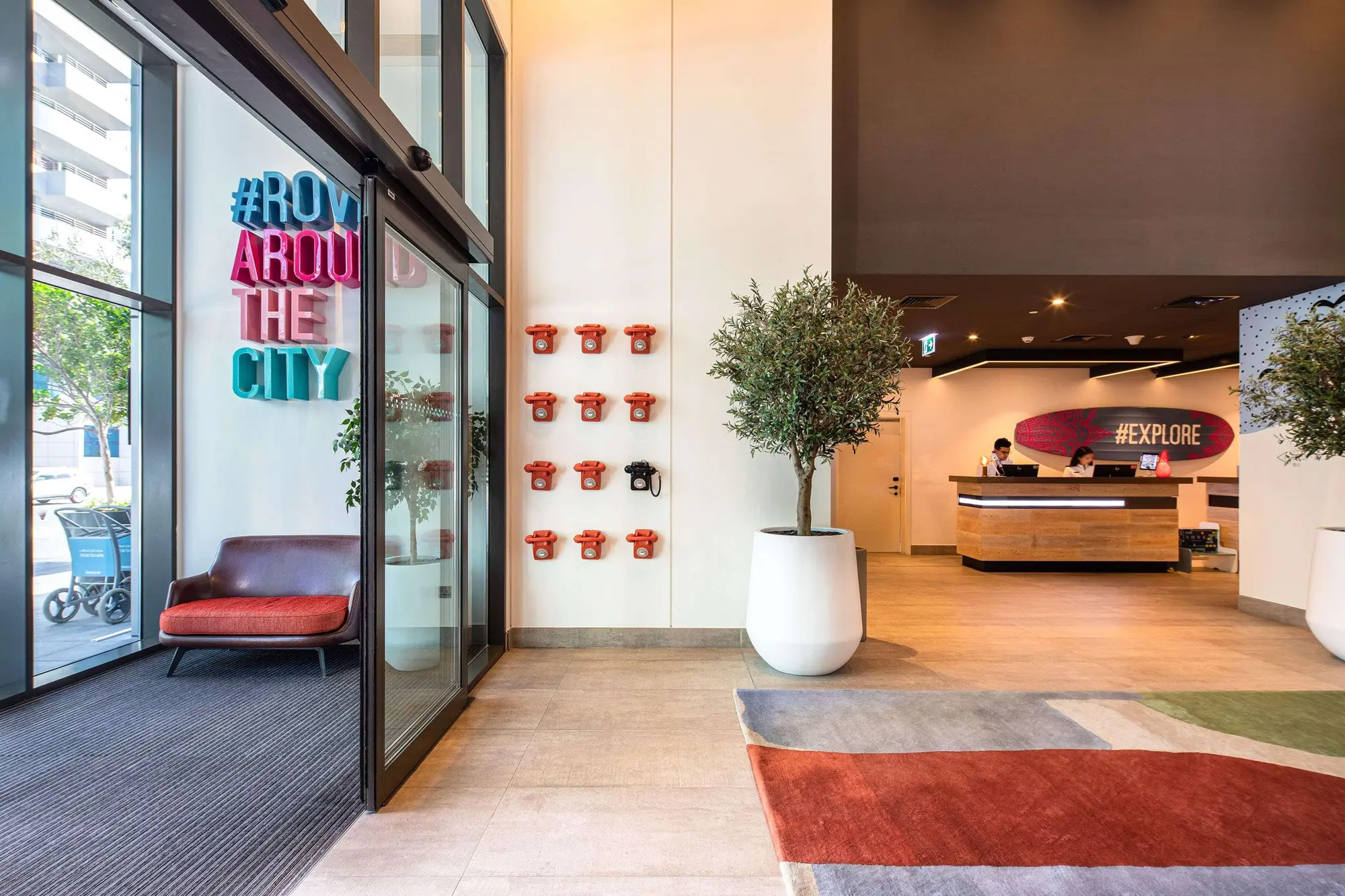 Rove Dubai Marina, Lobby