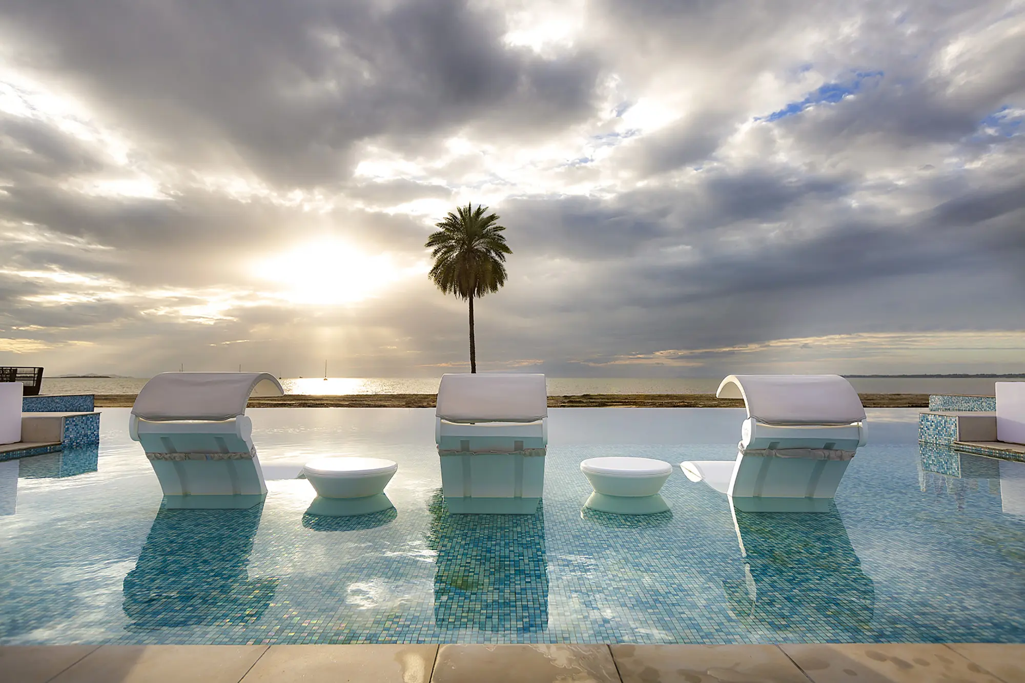 Pullman Nadi Bay Resort and Spa Fiji, Pool