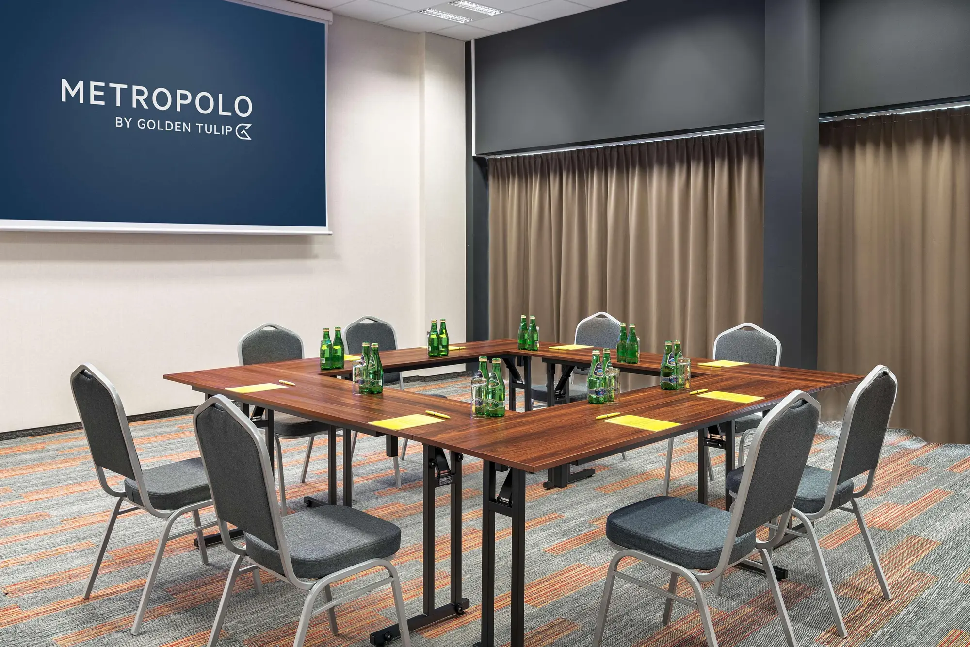 Metropolo By Golden Tulip, Conferences