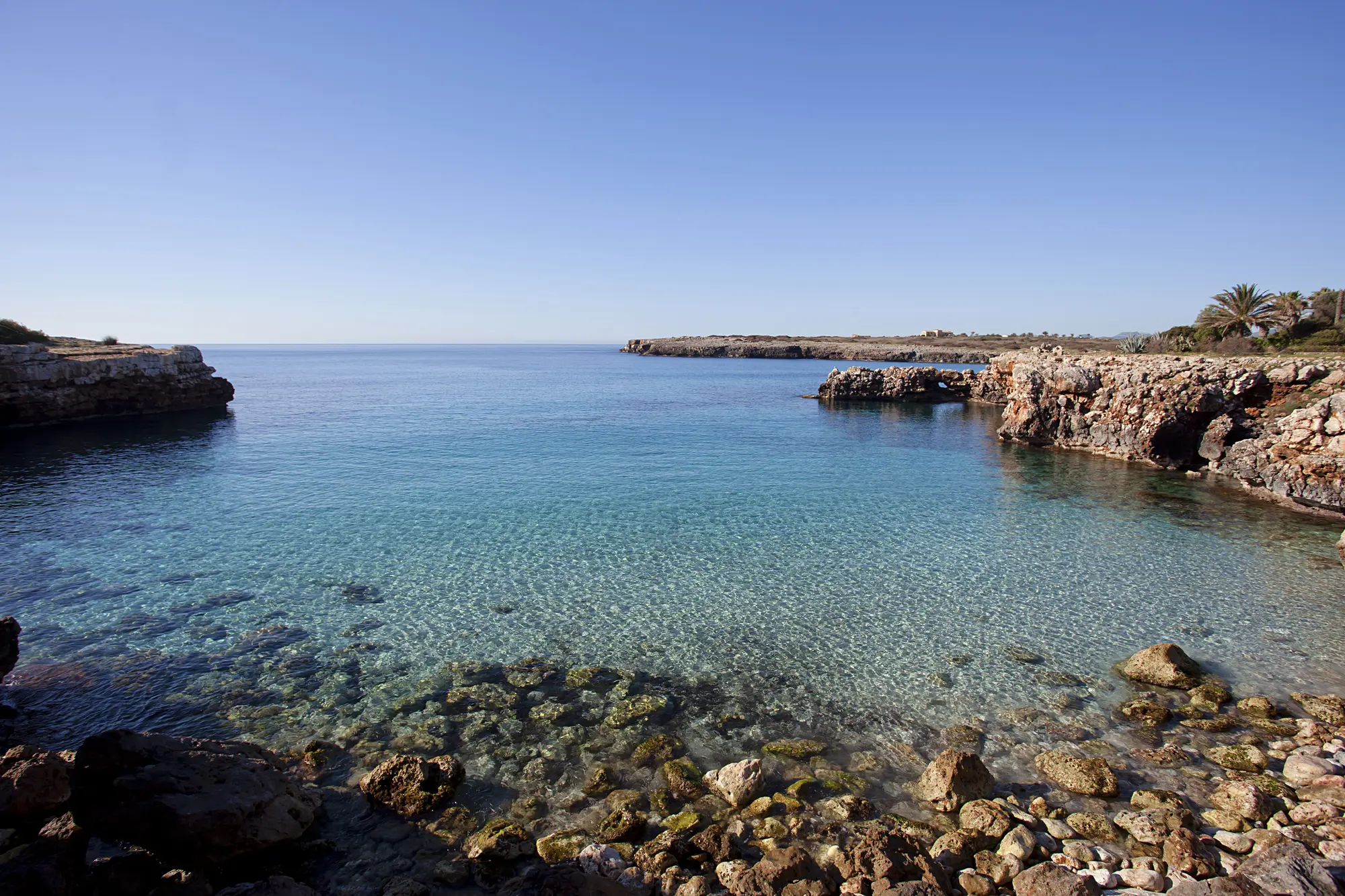 Cala Morlanda Estudios, Beach