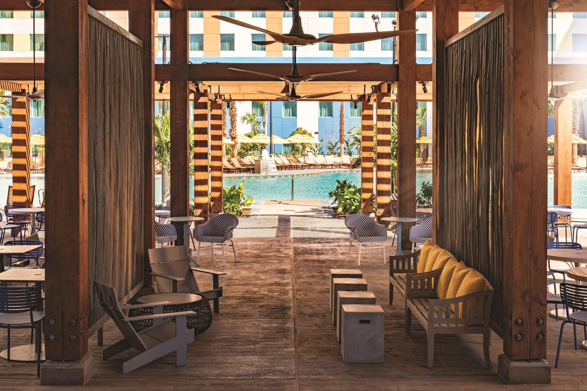 Universal Endless Summer - Dockside Inn and Suites, Bar