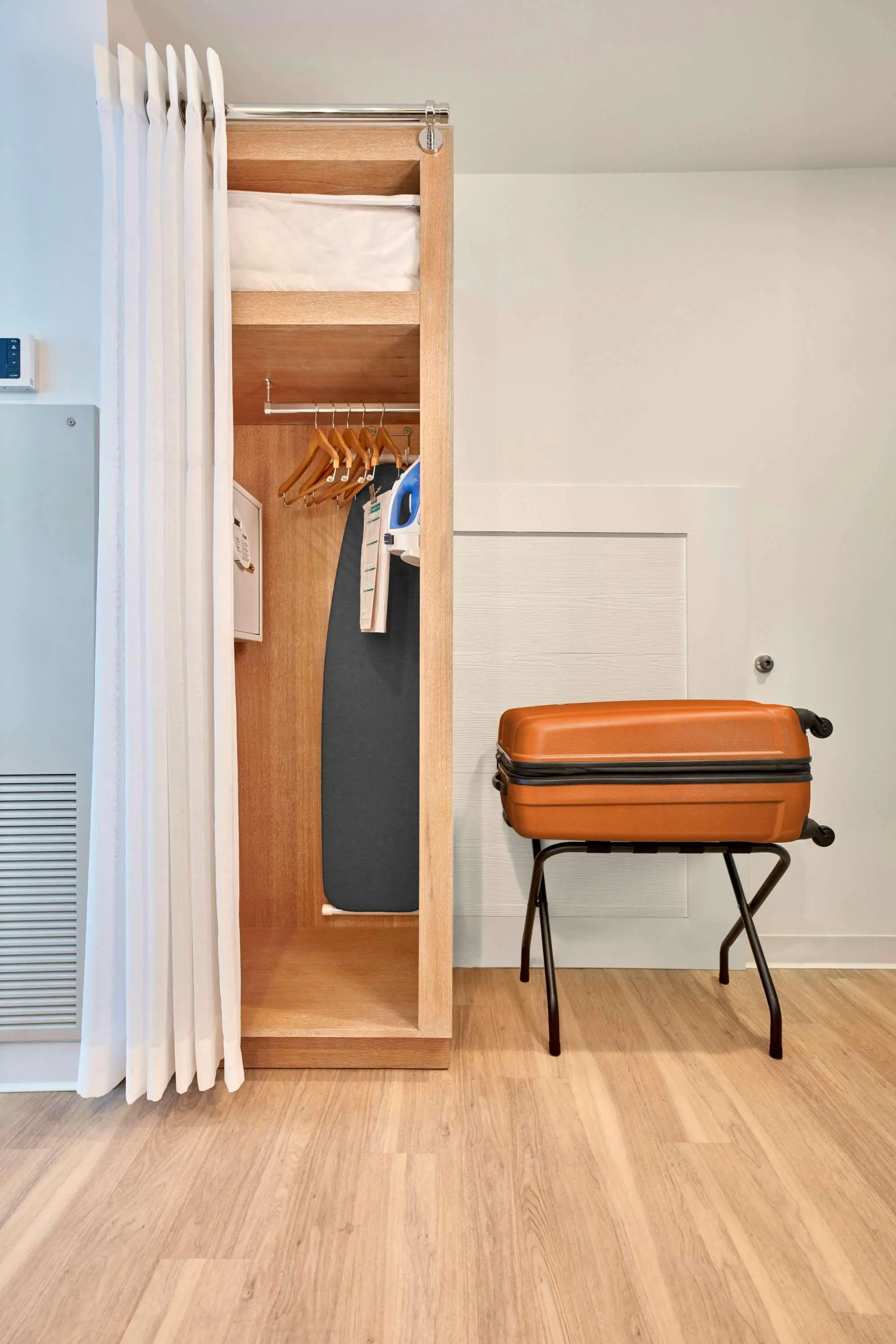 Universal Endless Summer - Dockside Inn and Suites, Room