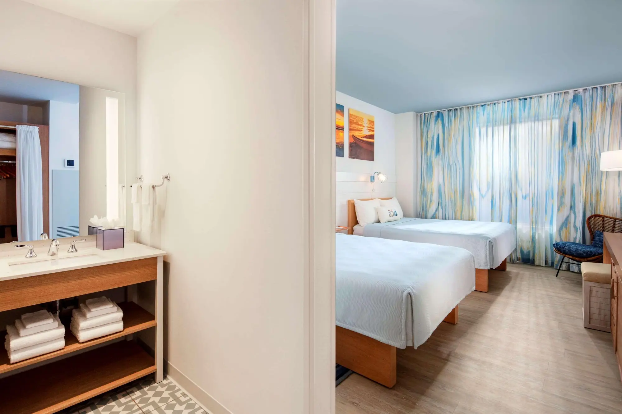 Universal Endless Summer - Dockside Inn and Suites, Room