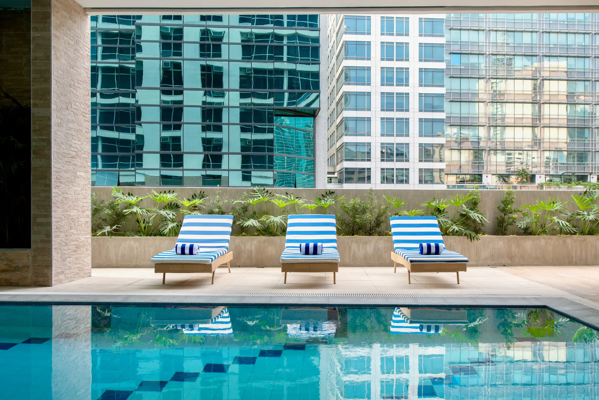 The Sphere Serviced Residences, Pool