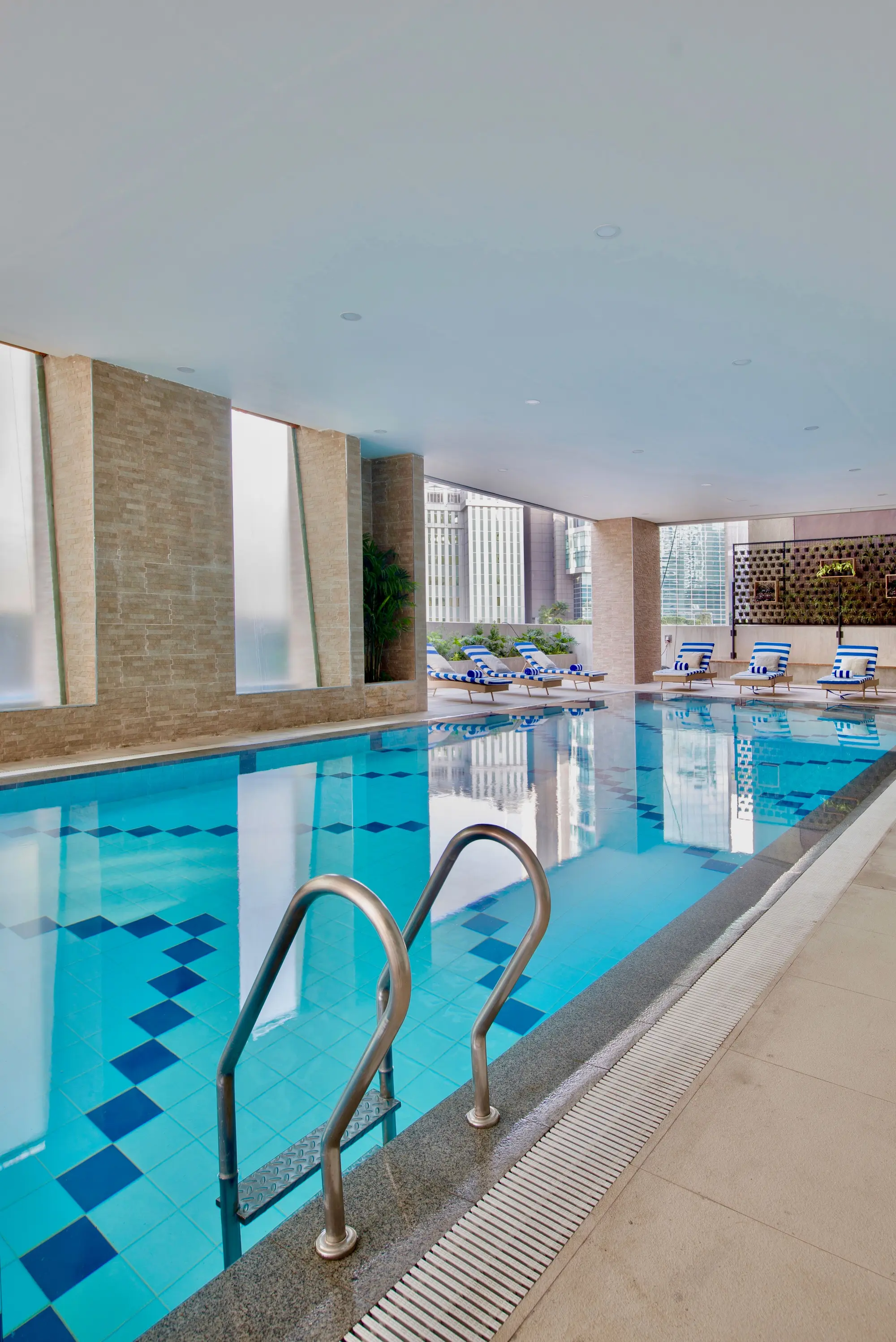 The Sphere Serviced Residences, Pool