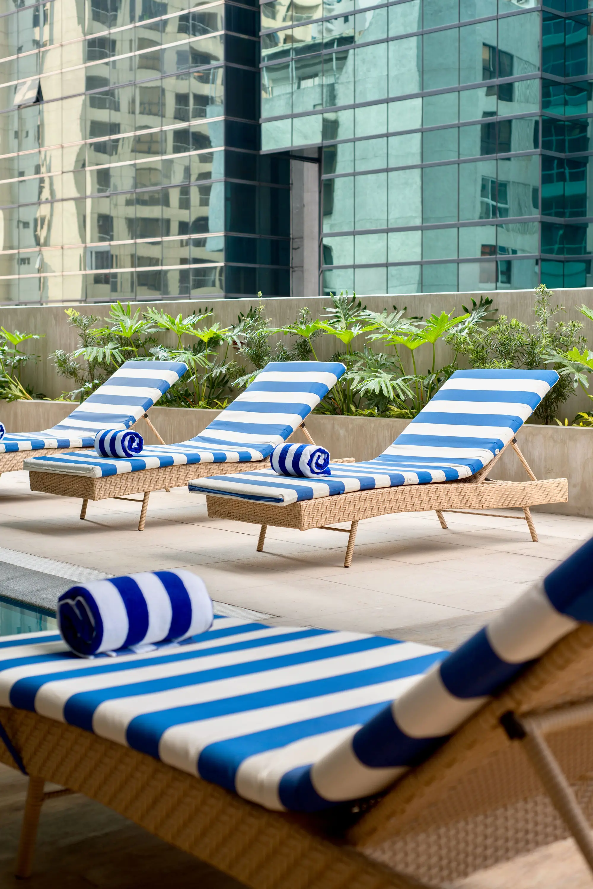 The Sphere Serviced Residences, Pool