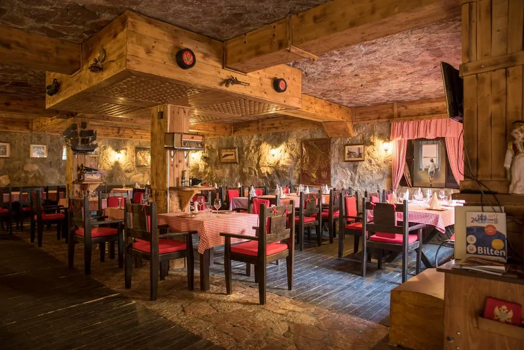 Crnogorska Kuca Hotel  Podgorica, Restaurant