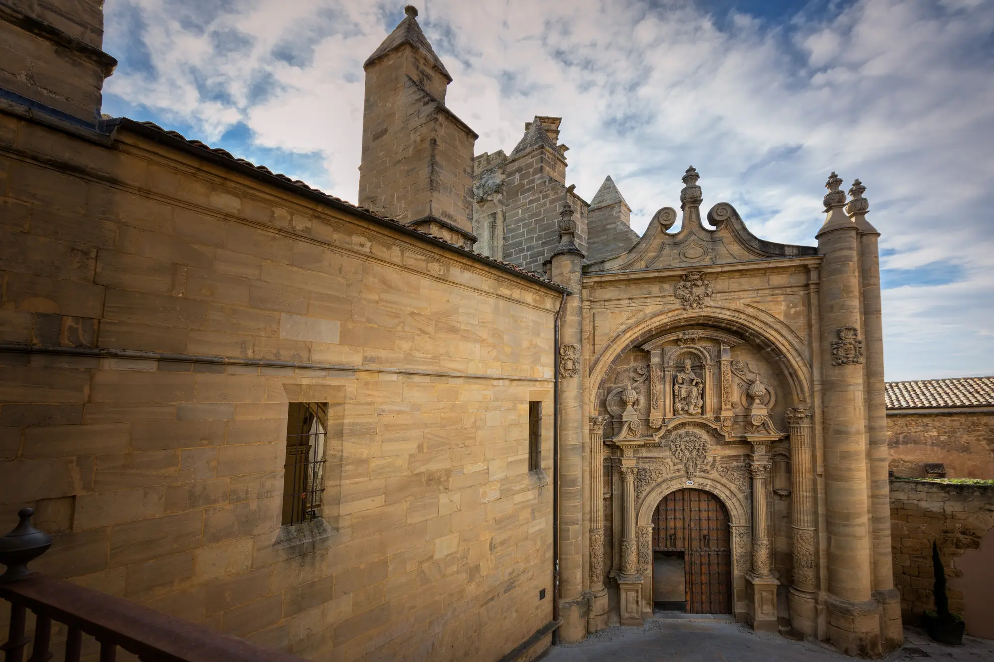 Palacio de Pujadas by MIJ, General view