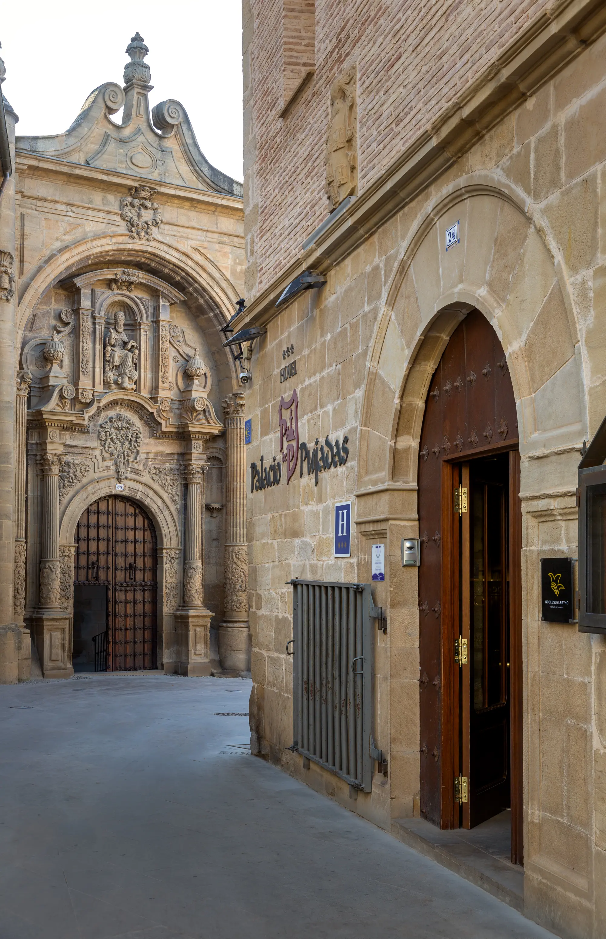 Palacio de Pujadas by MIJ, General view