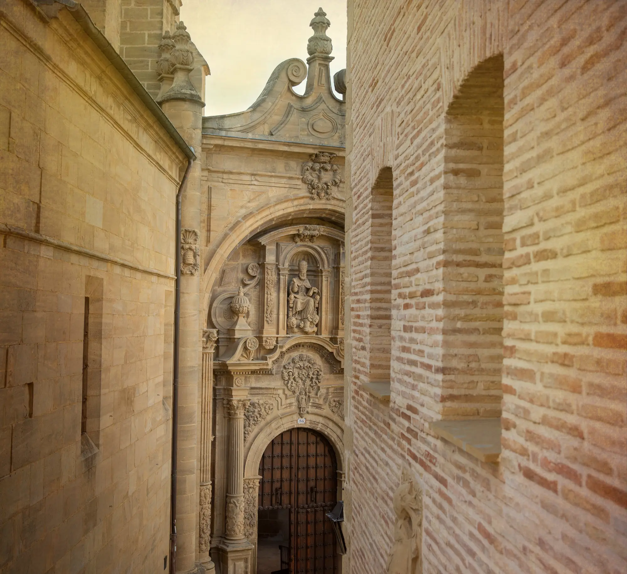 Palacio de Pujadas by MIJ, General view