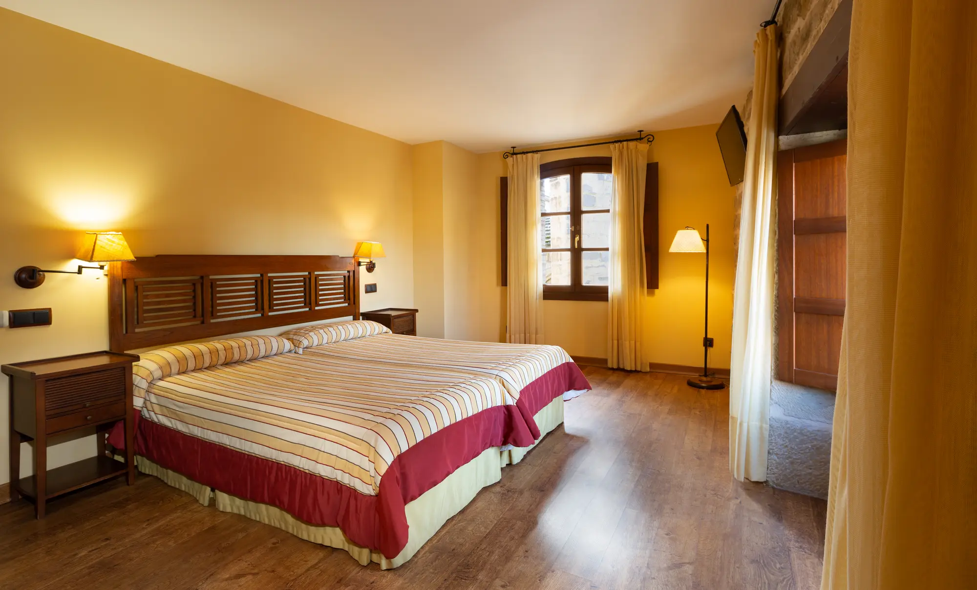 Palacio de Pujadas by MIJ, Room