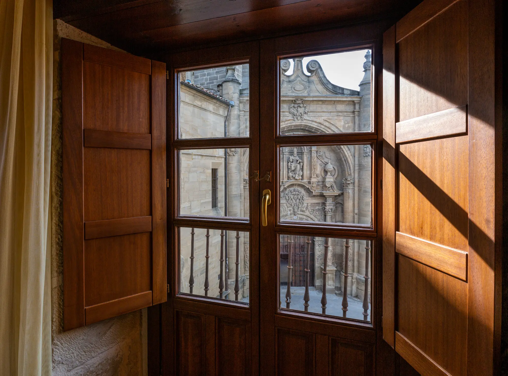 Palacio de Pujadas by MIJ, Room