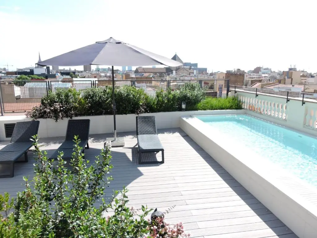 Raval House, Terrace