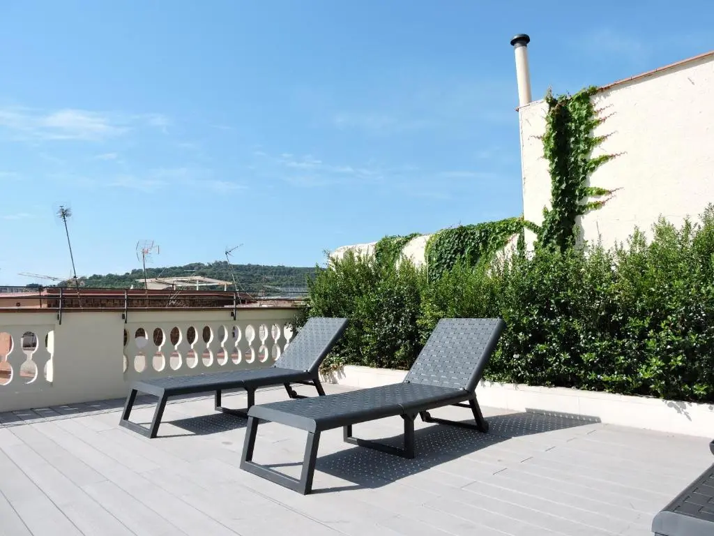 Raval House, Terrace