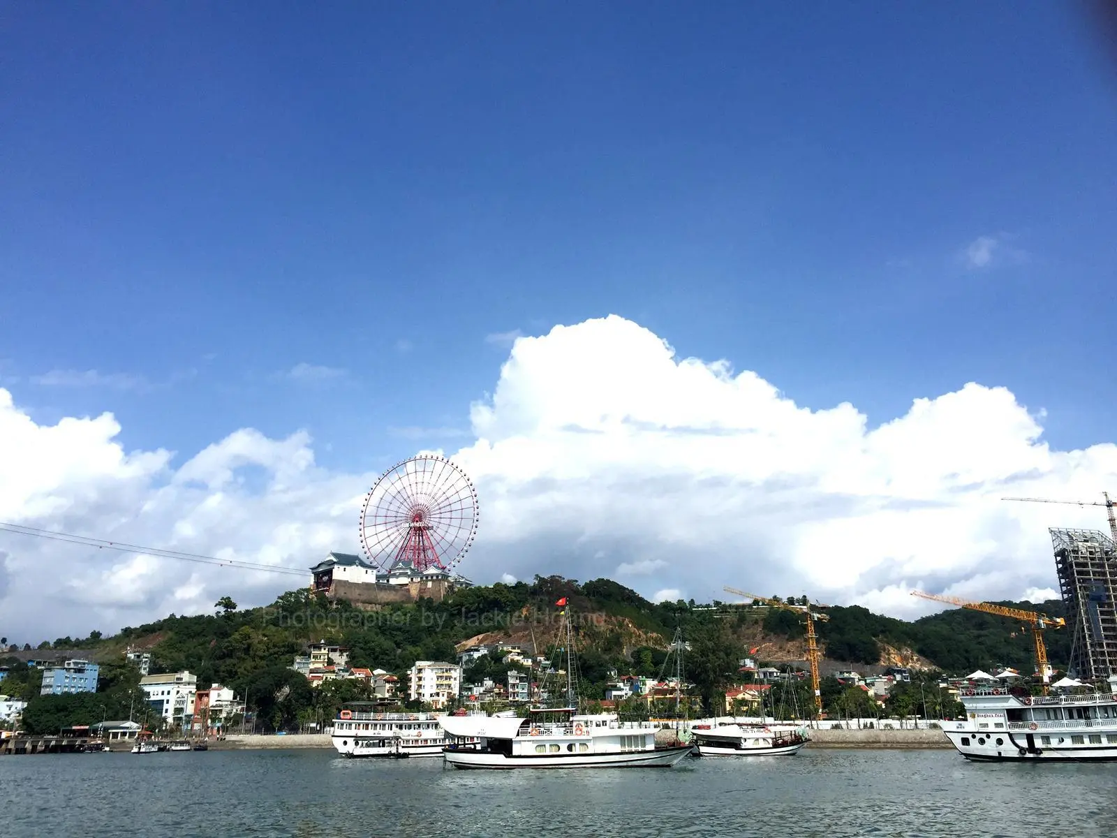 Alex Ha Long Hotel, Sports and Entertainment