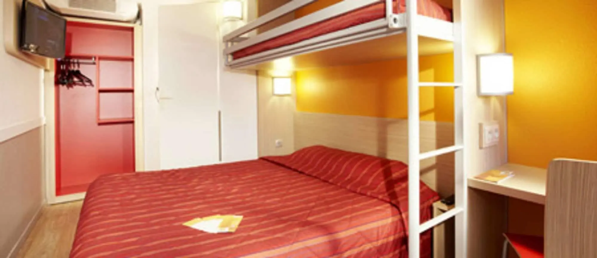 Premiere Classe Versailles Saint Cyr L Ecole, Room