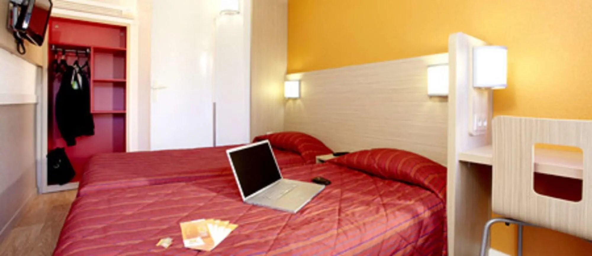 Premiere Classe Versailles Saint Cyr L Ecole, Room