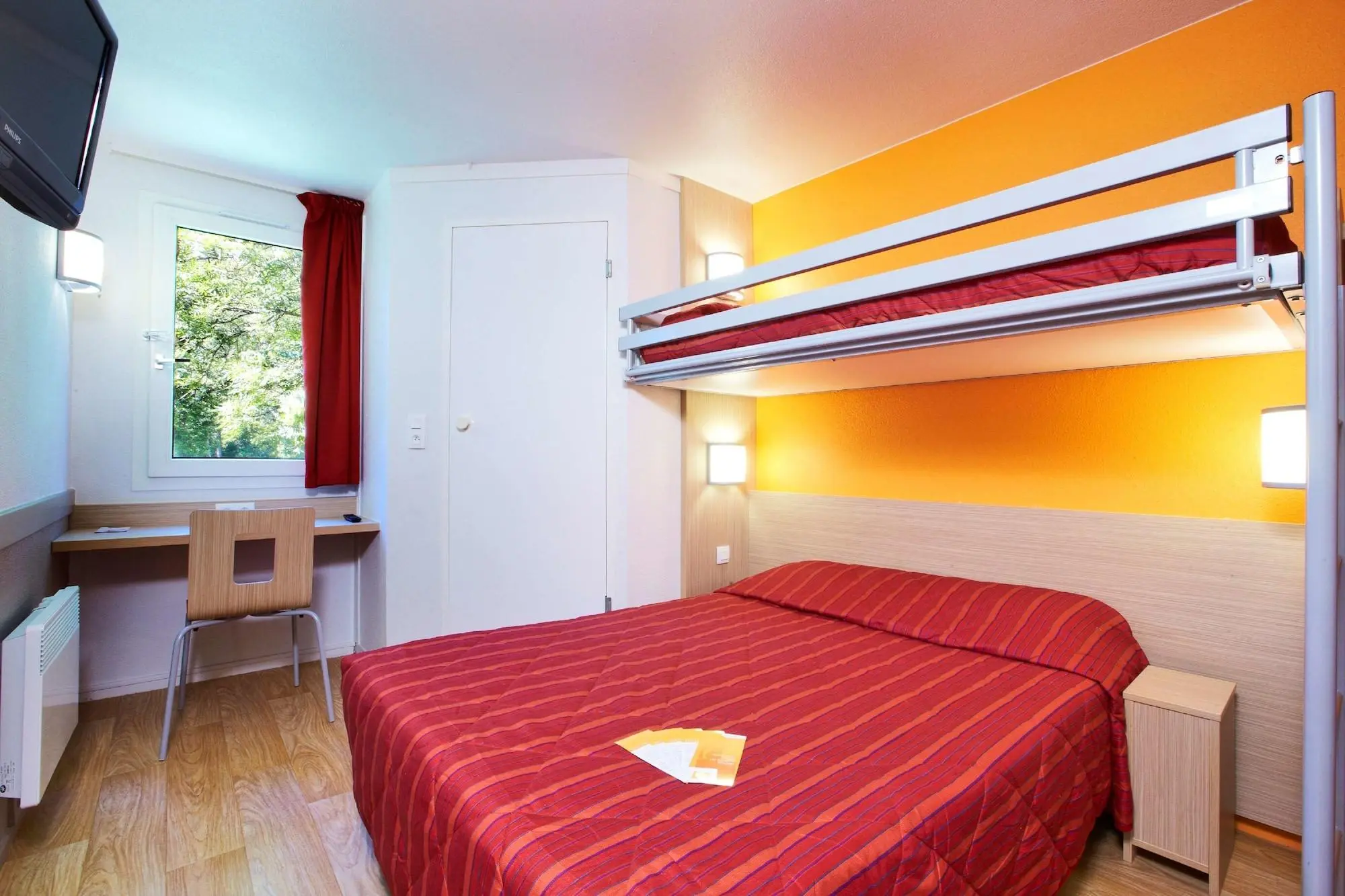 Premiere Classe Versailles Saint Cyr L Ecole, Room