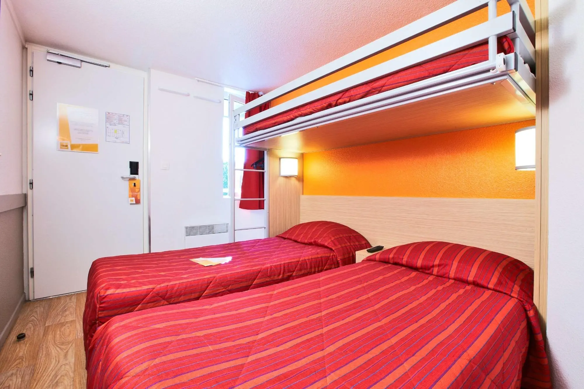 Premiere Classe Versailles Saint Cyr L Ecole, Room